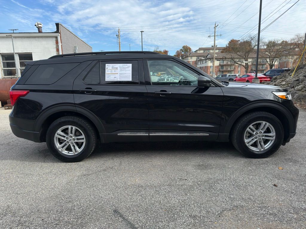 2023 Ford Explorer XLT photo 4