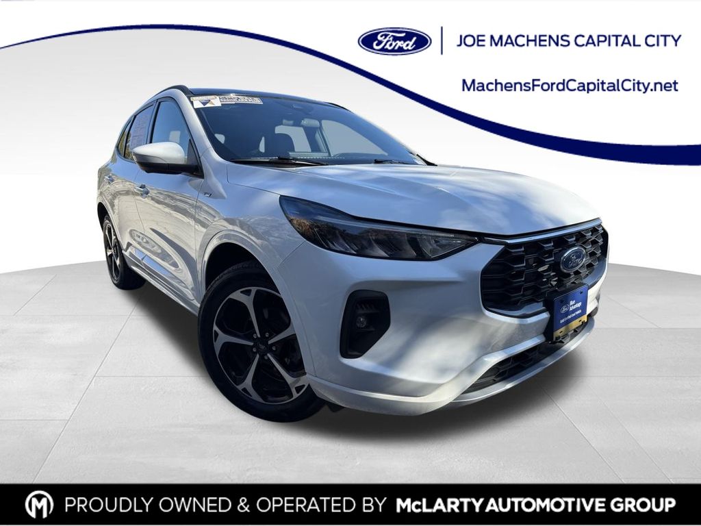 2023 Ford Escape ST-Line Select's photo