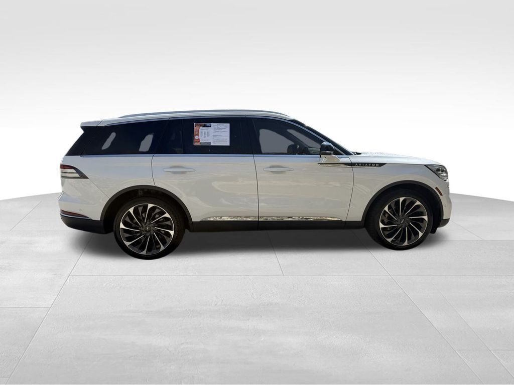 2020 Lincoln Aviator Reserve photo 3