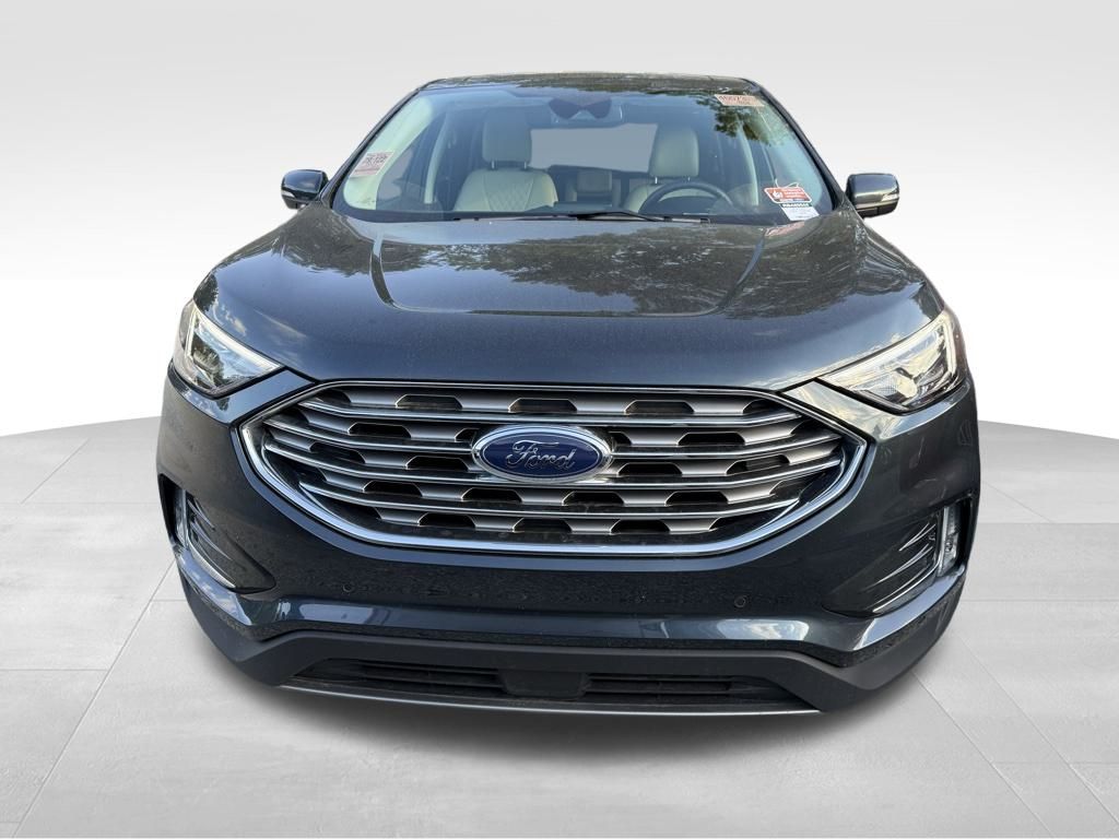 2024 Ford Edge Titanium photo 3