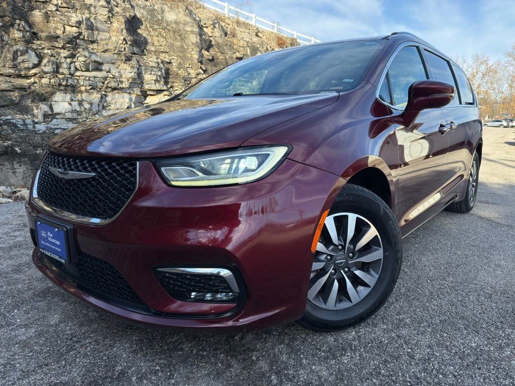 Certified 2021 Chrysler Pacifica Touring L Minivan/Van