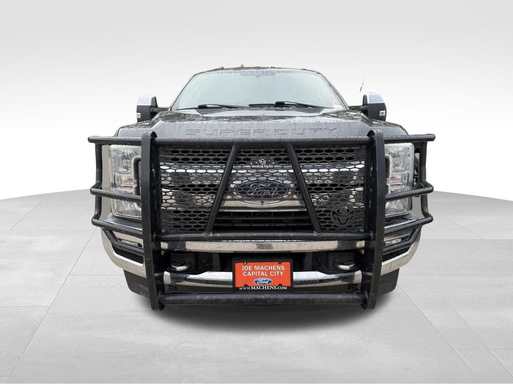 2018 Ford F-350 XLT photo 2