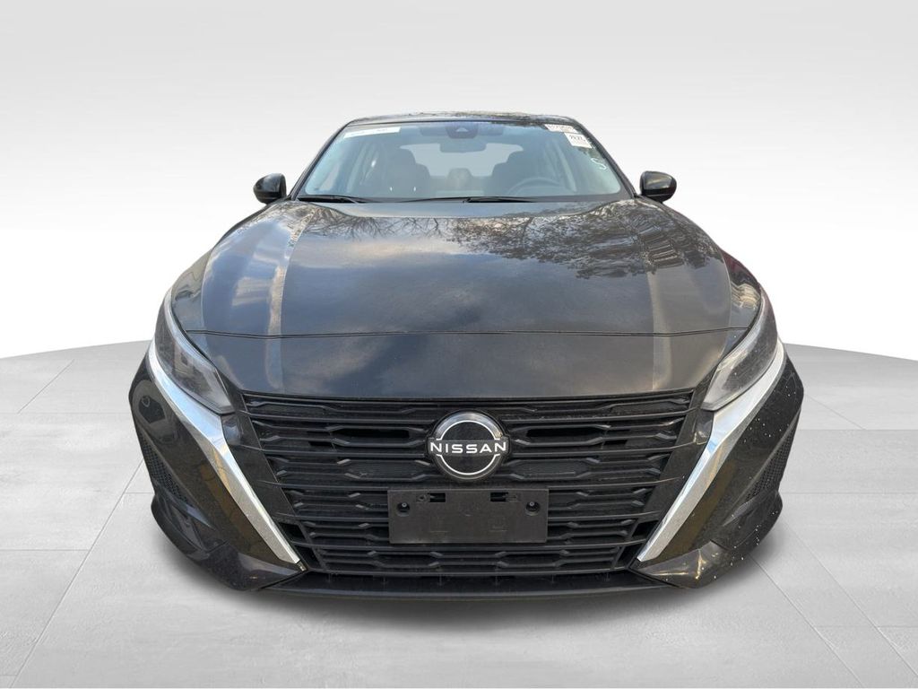 2023 Nissan Altima 2.5 SV photo 3