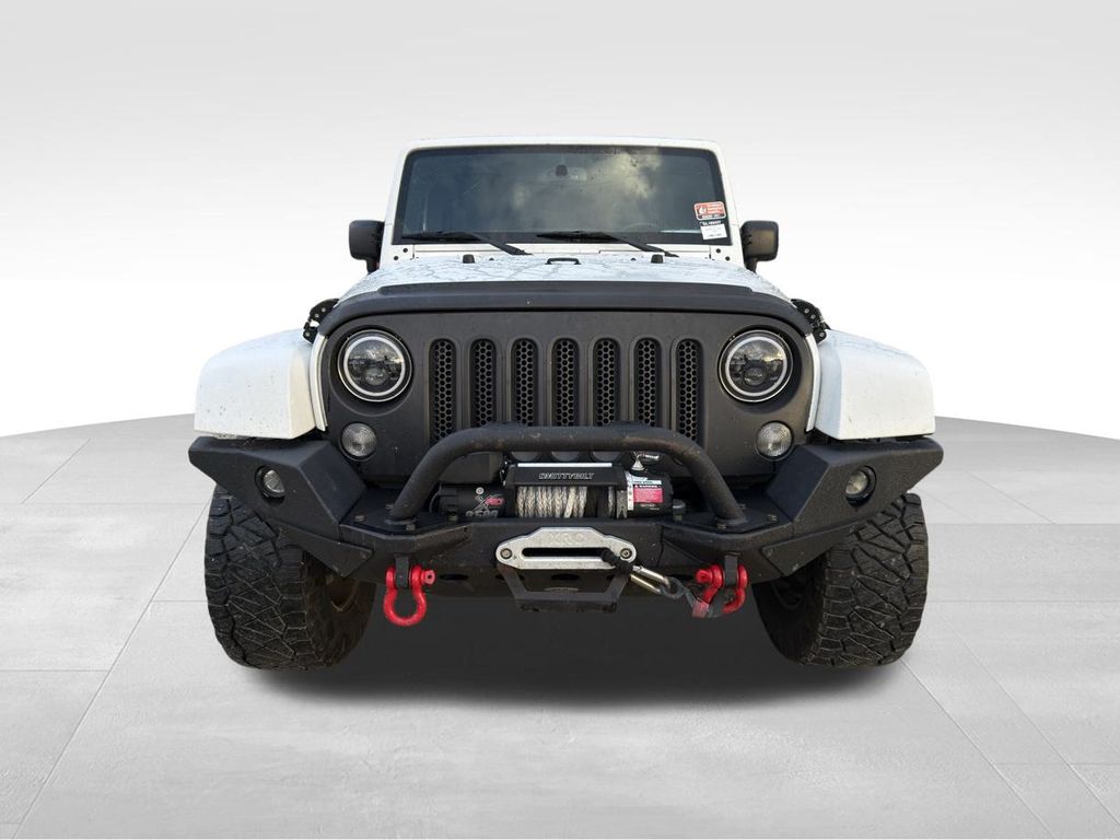 2016 Jeep Wrangler Unlimited Sahara photo 3