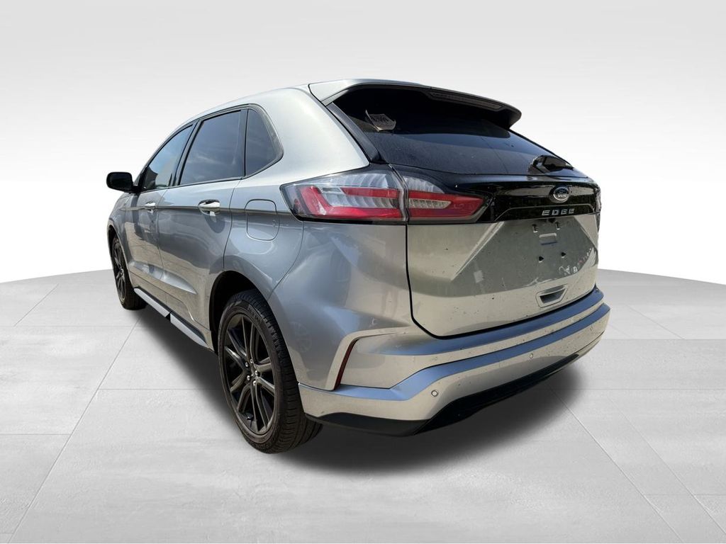 2024 Ford Edge ST photo 3