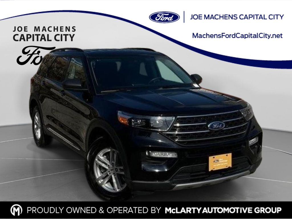 2023 Ford Explorer XLT 4WD's photo