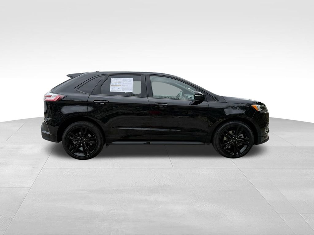 2024 Ford Edge ST photo 4