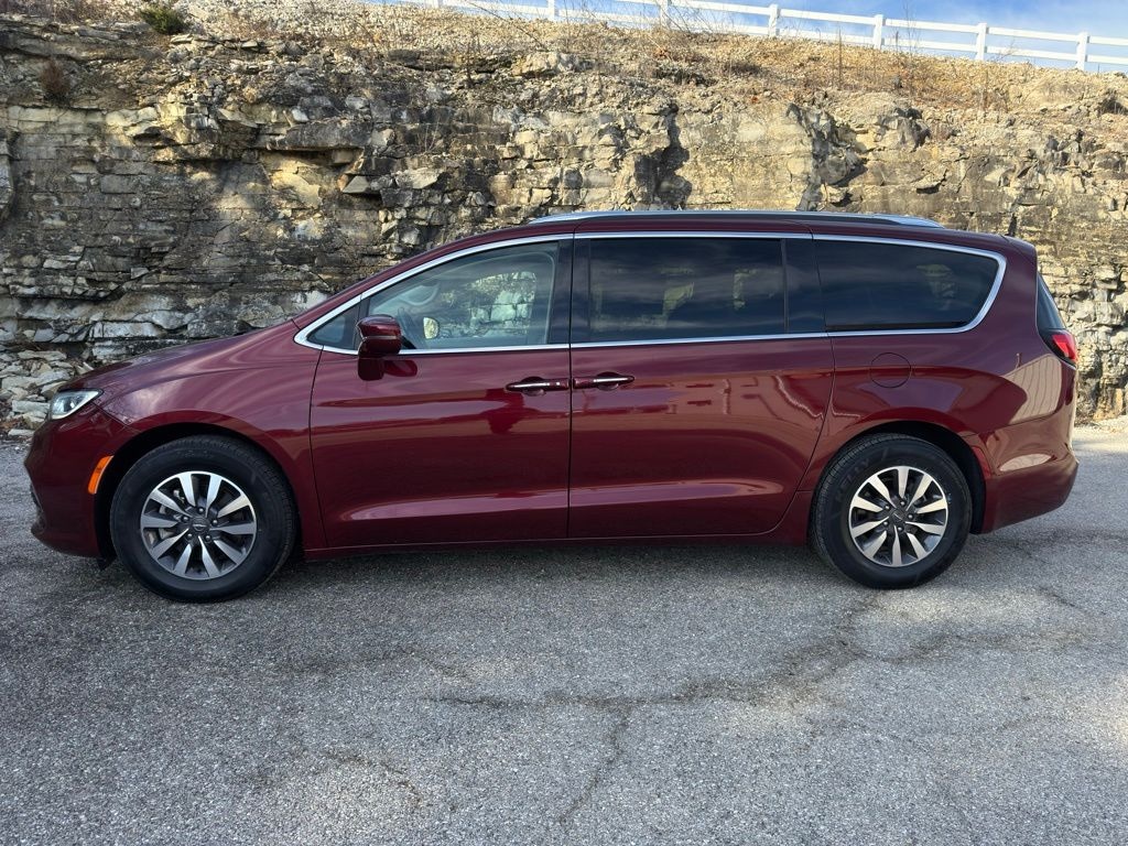 Certified 2021 Chrysler Pacifica Touring L Minivan/Van