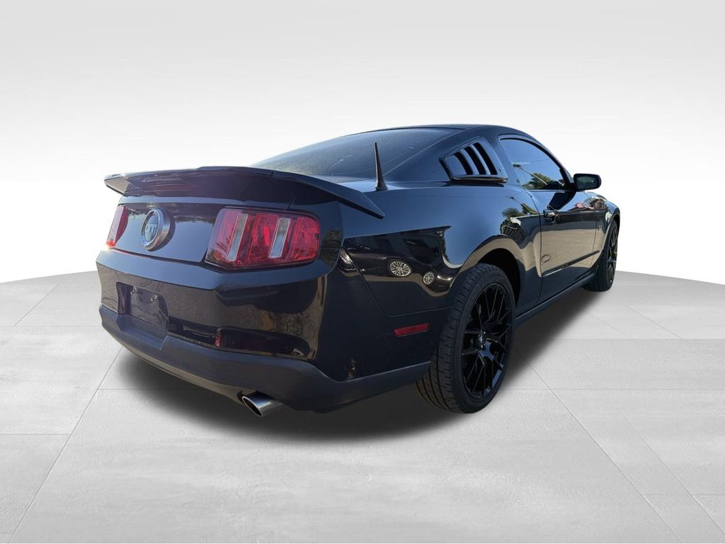 2010 Ford Mustang GT photo 4