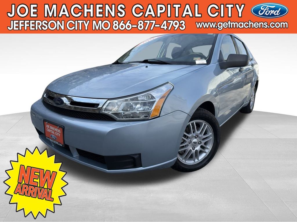 2009 Ford Focus SE photo 2