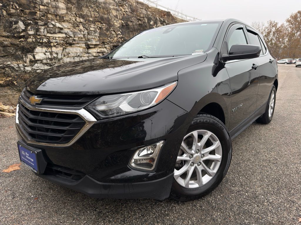 2020 Chevrolet Equinox LT photo 2