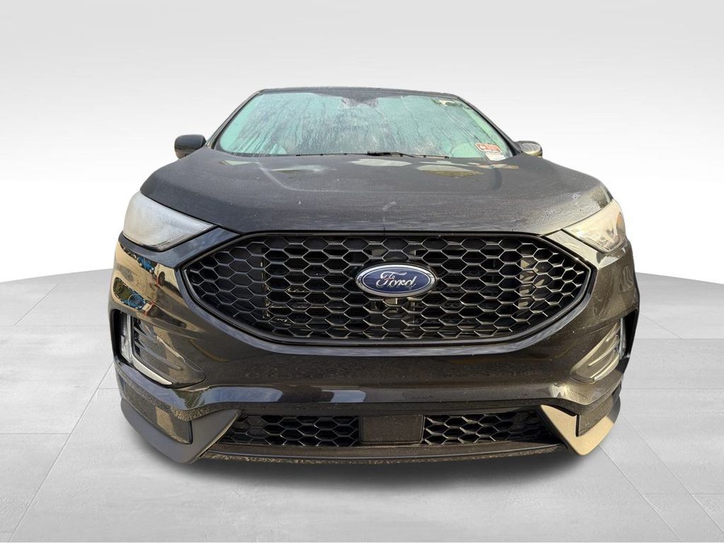 2022 Ford Edge ST photo 3