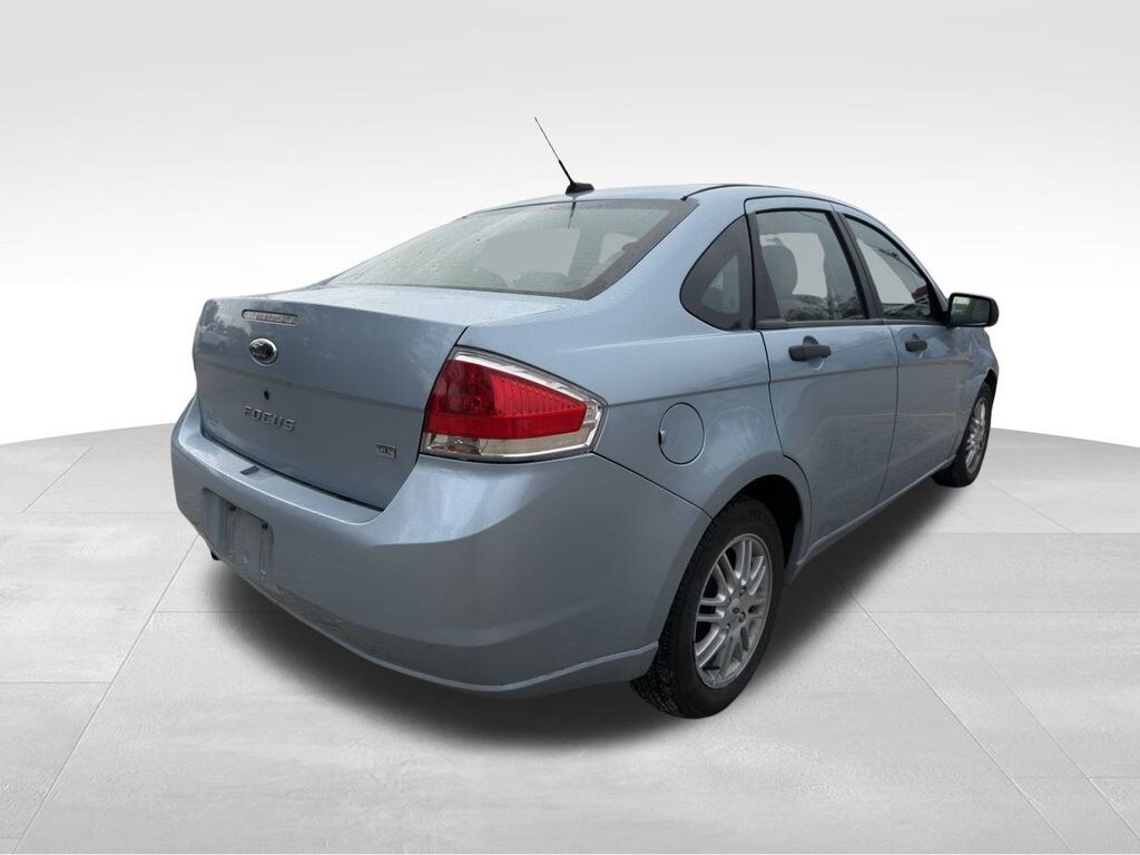 Used 2009 Ford Focus SE Sedan