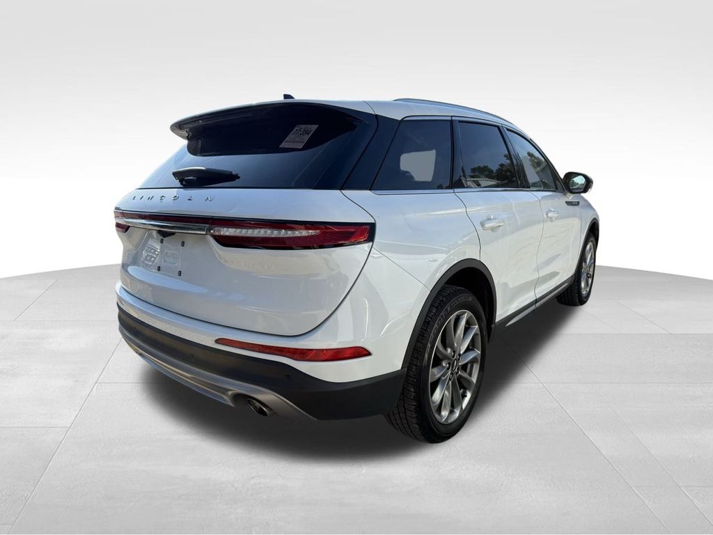 2022 Lincoln Corsair Standard photo 4