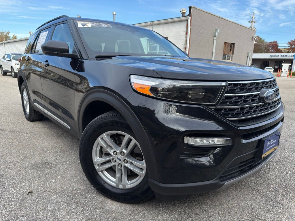 2023 Ford Explorer XLT's photo
