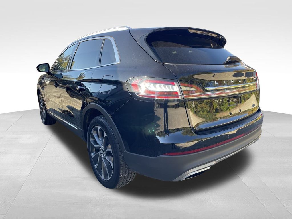 2022 Lincoln Nautilus Reserve photo 3