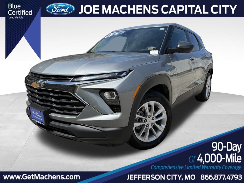 2024 Chevrolet Trailblazer LS photo 2