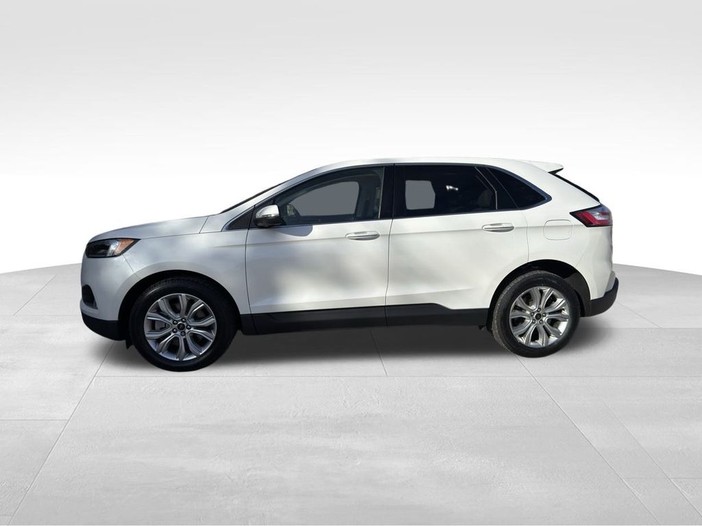 2023 Ford Edge Titanium photo 3