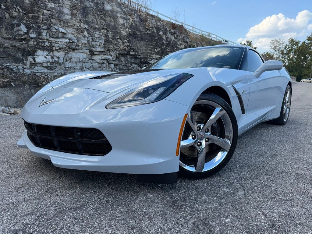 2018 Chevrolet Corvette Stingray Z51 2LT photo 2