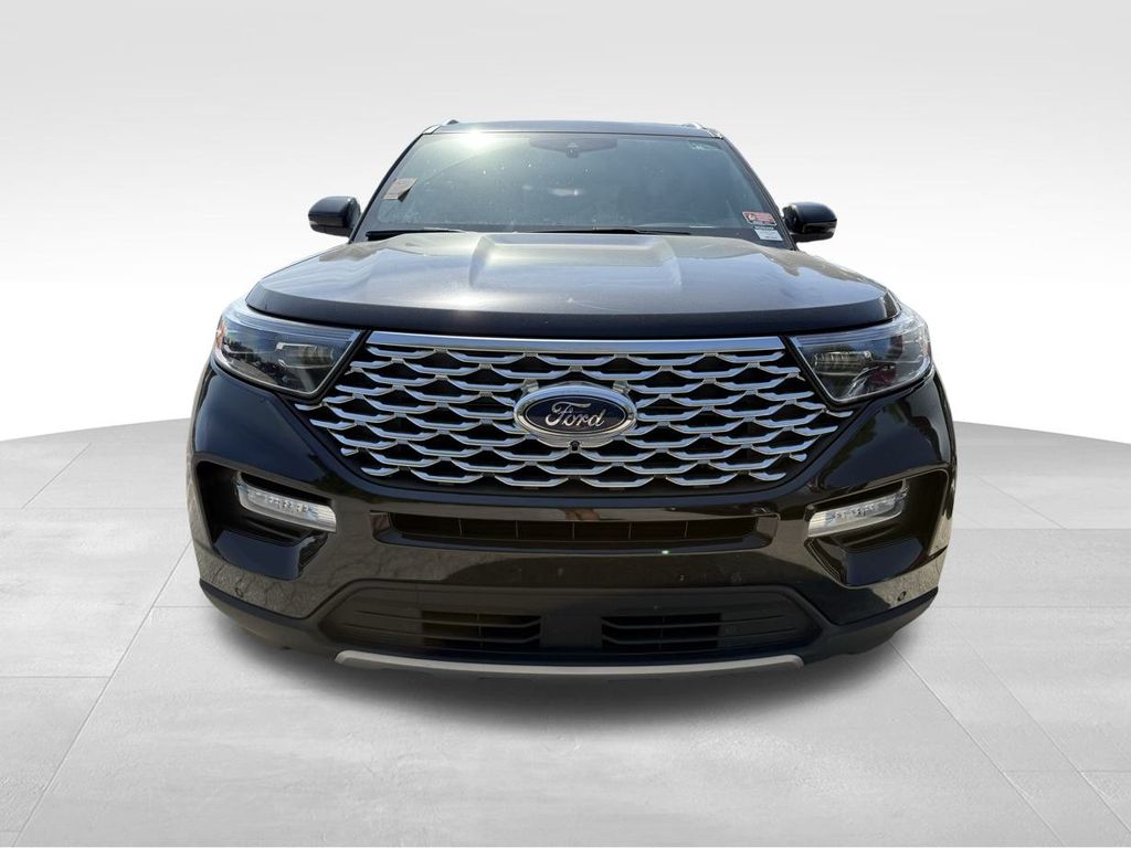 2022 Ford Explorer Platinum photo 3