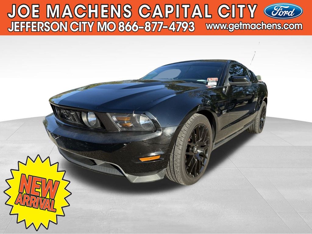 2010 Ford Mustang GT photo 2