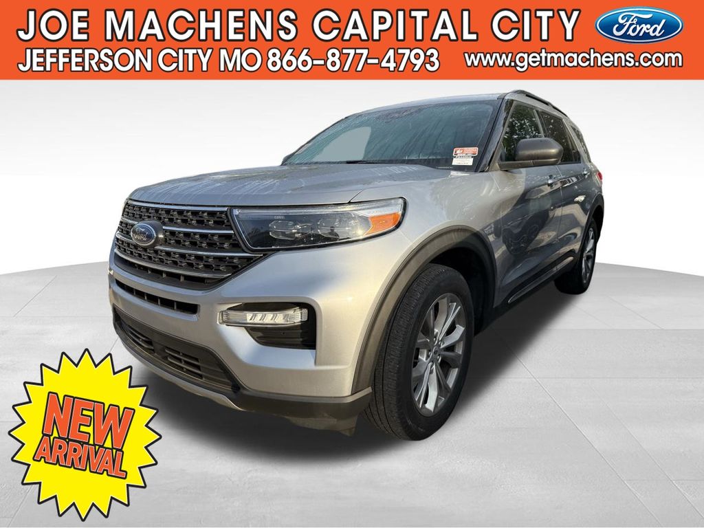 2023 Ford Explorer XLT photo 2