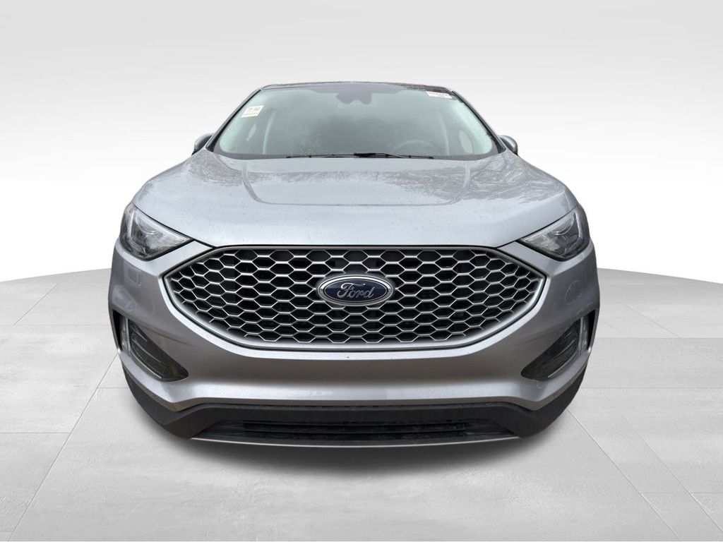 2024 Ford Edge SEL photo 3