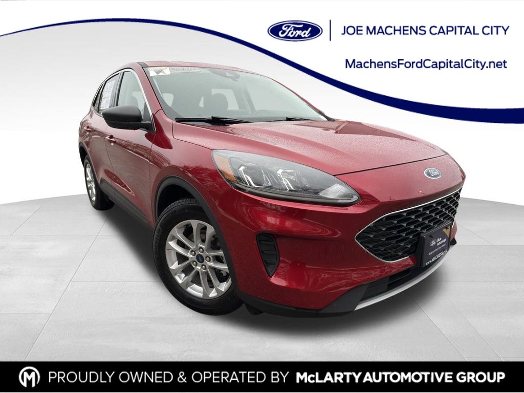 2022 Ford Escape SE's photo
