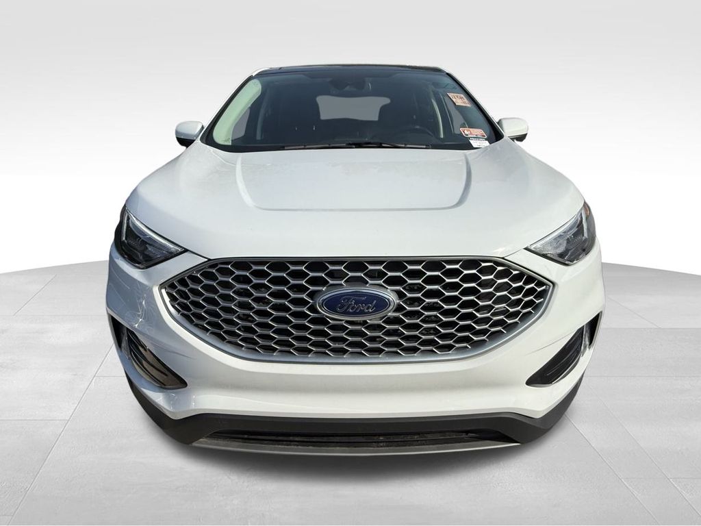 2023 Ford Edge SEL photo 3