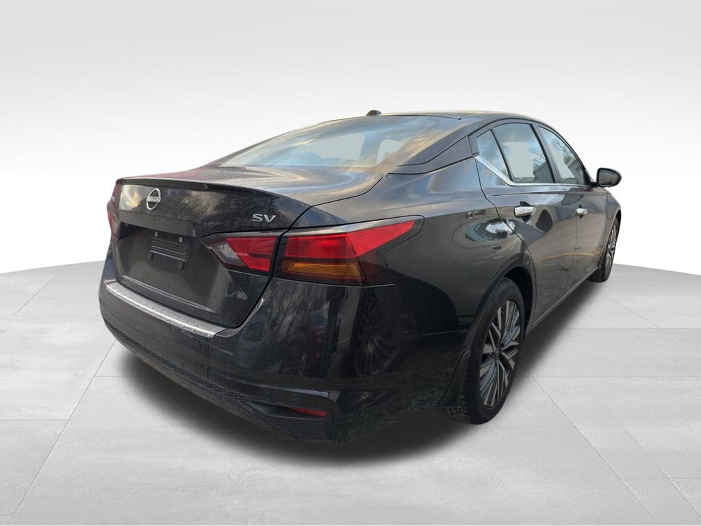 2023 Nissan Altima 2.5 SV photo 4