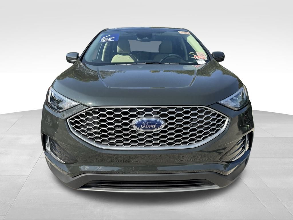 2024 Ford Edge SEL photo 3