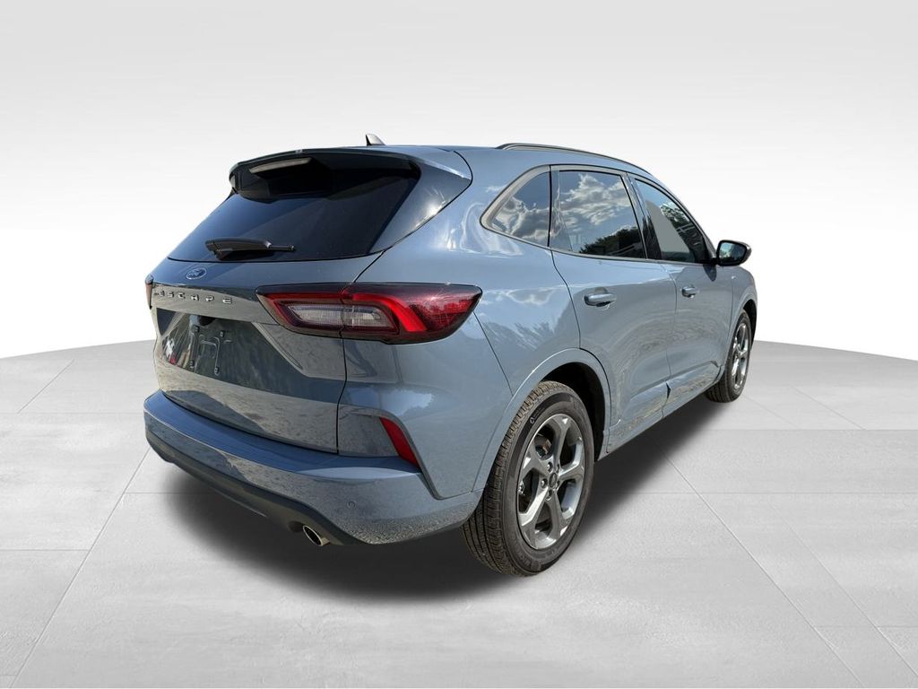 2024 Ford Escape ST-Line photo 4