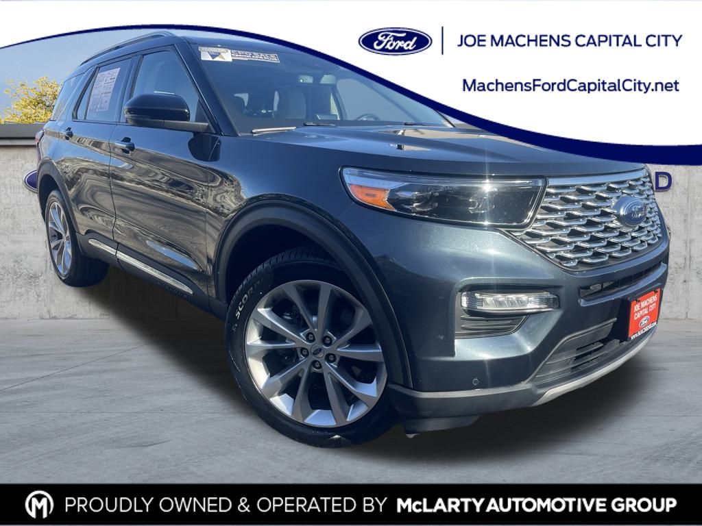 2022 Ford Explorer Platinum's photo