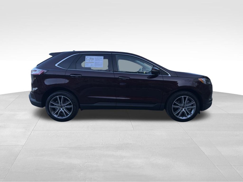 2024 Ford Edge Titanium photo 4