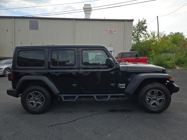 2018 Jeep Wrangler Unlimited Sport S photo 3