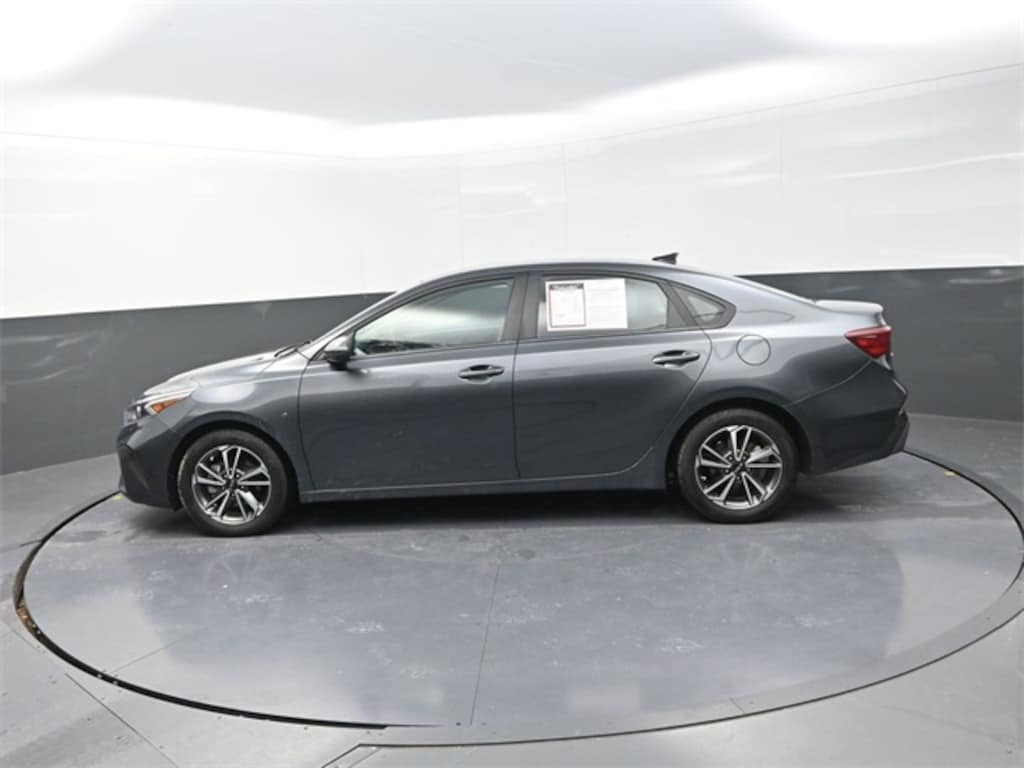 Used 2022 Kia Forte LXS Sedan