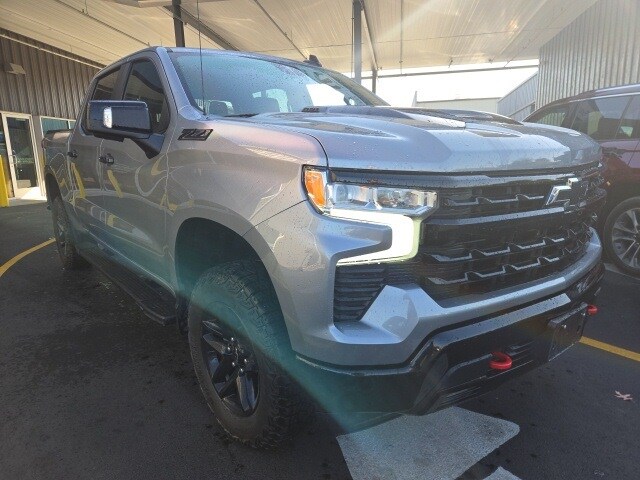 2023 Chevrolet Silverado 1500 LT Trail Boss photo 2