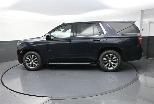 2022 Chevrolet Tahoe LT photo 2