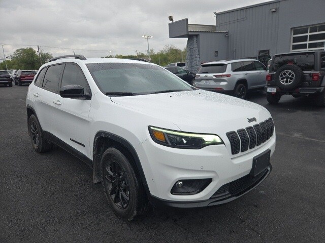 2023 Jeep Cherokee Altitude photo 3