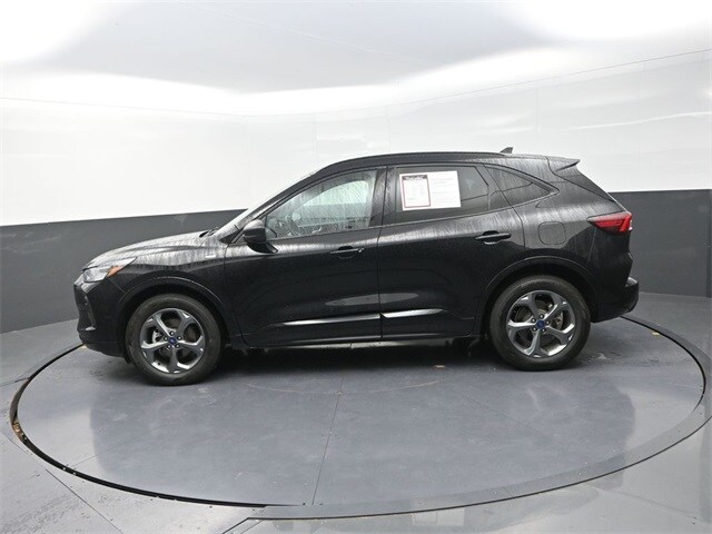 2023 Ford Escape ST-Line photo 4