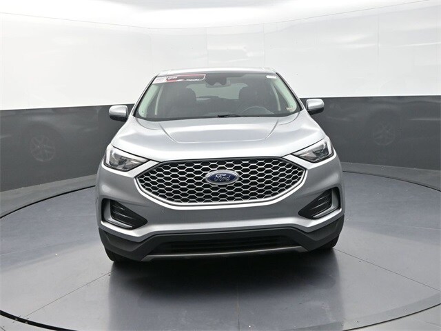 2024 Ford Edge SEL photo 2