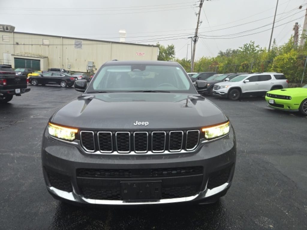 Used 2023 Jeep Grand Cherokee L Laredo SUV