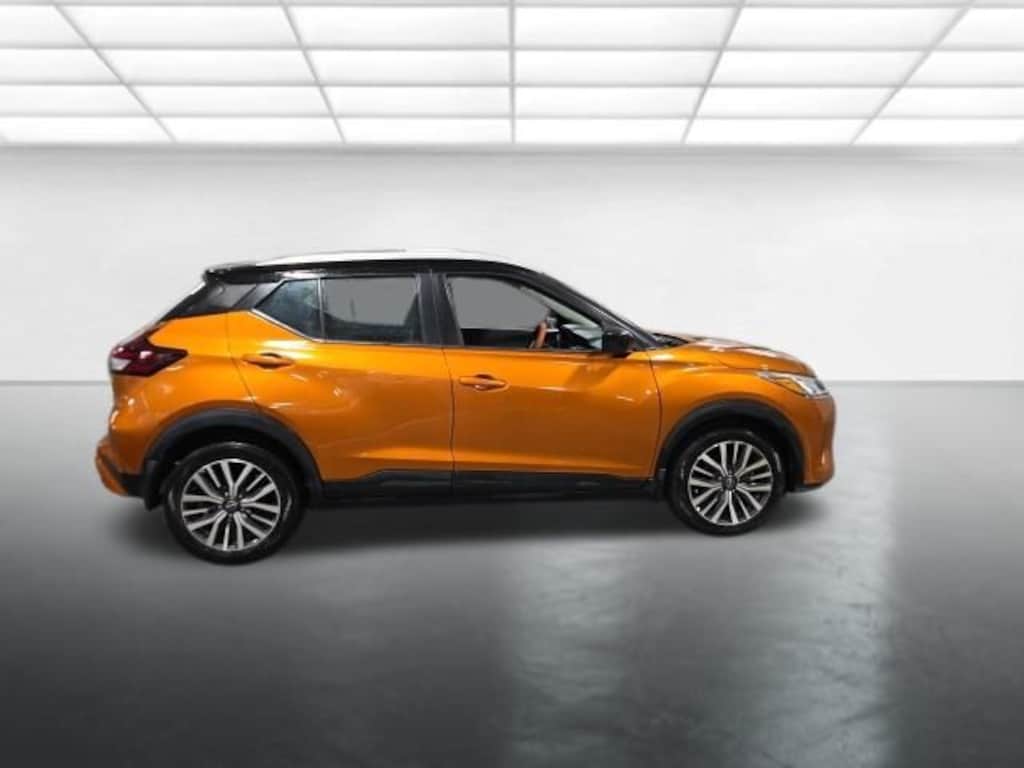 Used 2022 Nissan Kicks SV SUV
