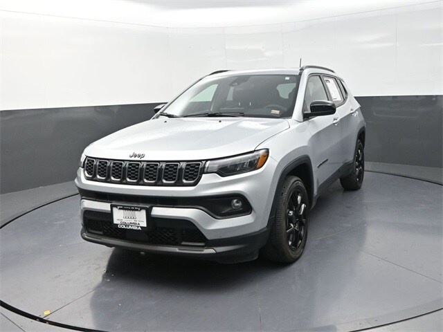 2025 Jeep Compass Latitude photo 2