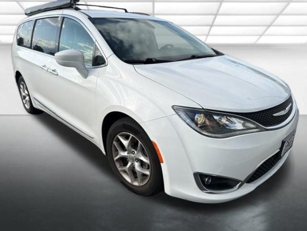 Used 2017 Chrysler Pacifica Touring L Minivan/Van