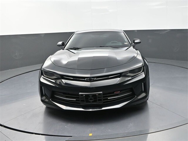2017 Chevrolet Camaro 1LT photo 2