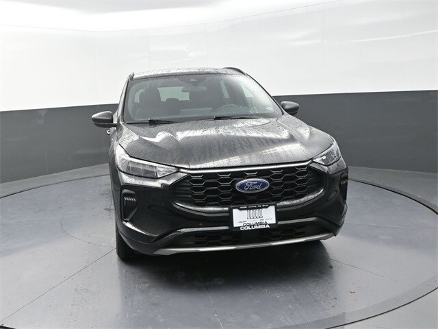 2023 Ford Escape ST-Line photo 2