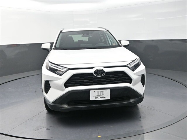 2022 Toyota RAV4 XLE photo 2