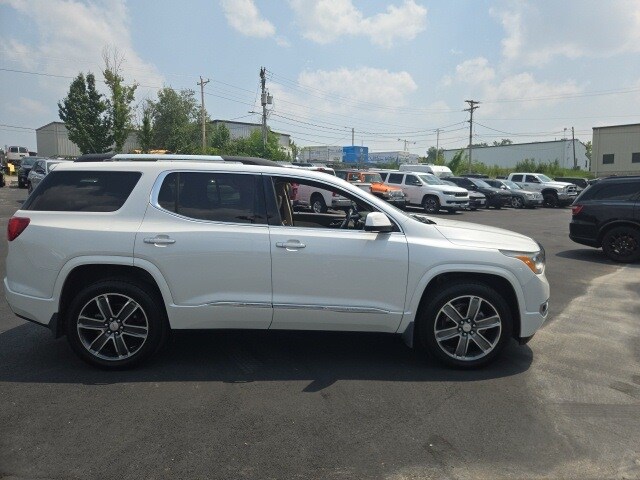 2018 Gmc Acadia Denali photo 2