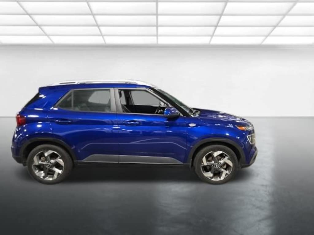 Used 2022 Hyundai Venue Limited SUV
